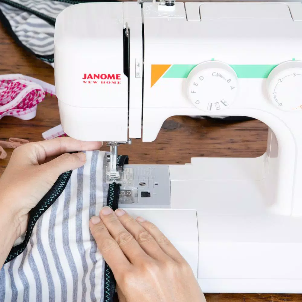 Best reviews of π Janome MOD-15 Easy-to-Use Sewing Machine With Top Drop-In Bobbin System β€οΈ - Image 7